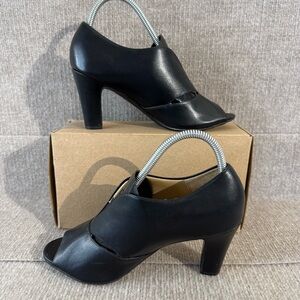 LifeStride Women's Closed Toe Pumps 8.5 Black Shoes Cut-Out 3in Heels Work Shoes